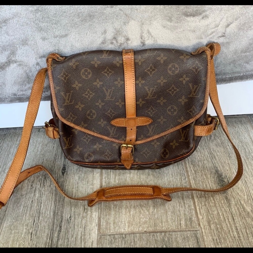 Louis Vuitton Saumur 30